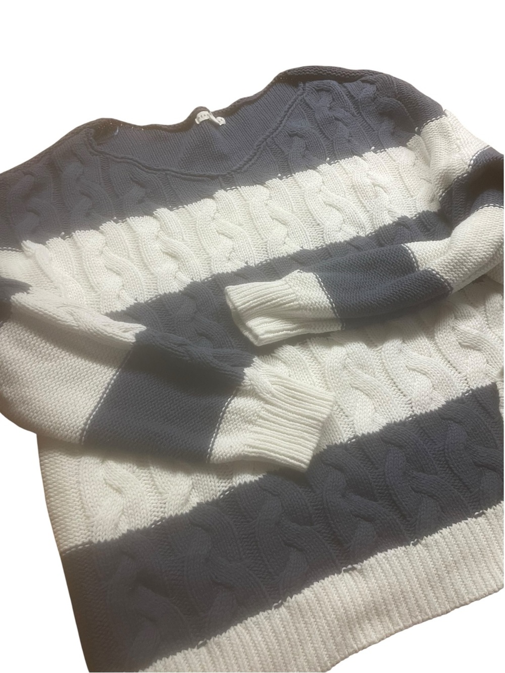 American Eagle size large ladies heavy sweater excellent condition
